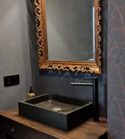 B&B La Chevre Folle - In Style With Free Basic Selfservice Breakfast 오스텐드