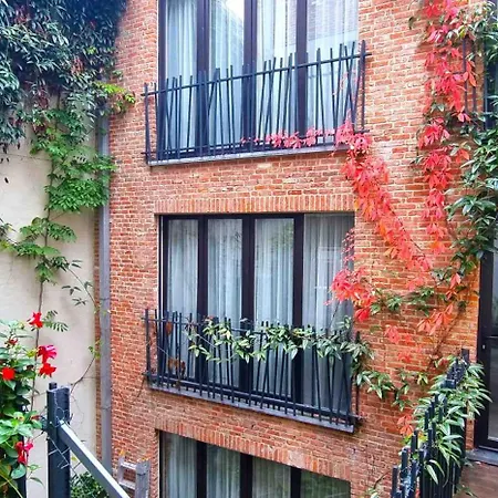 Logies La Chevre Folle - & Cooking In Style With Shared Kitchen 4* Остенде