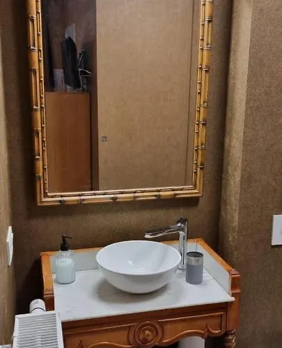 Alojamento de Acomodação e Pequeno-almoço Logies La Chevre Folle - & Cooking In Style With Shared Kitchen Ostend